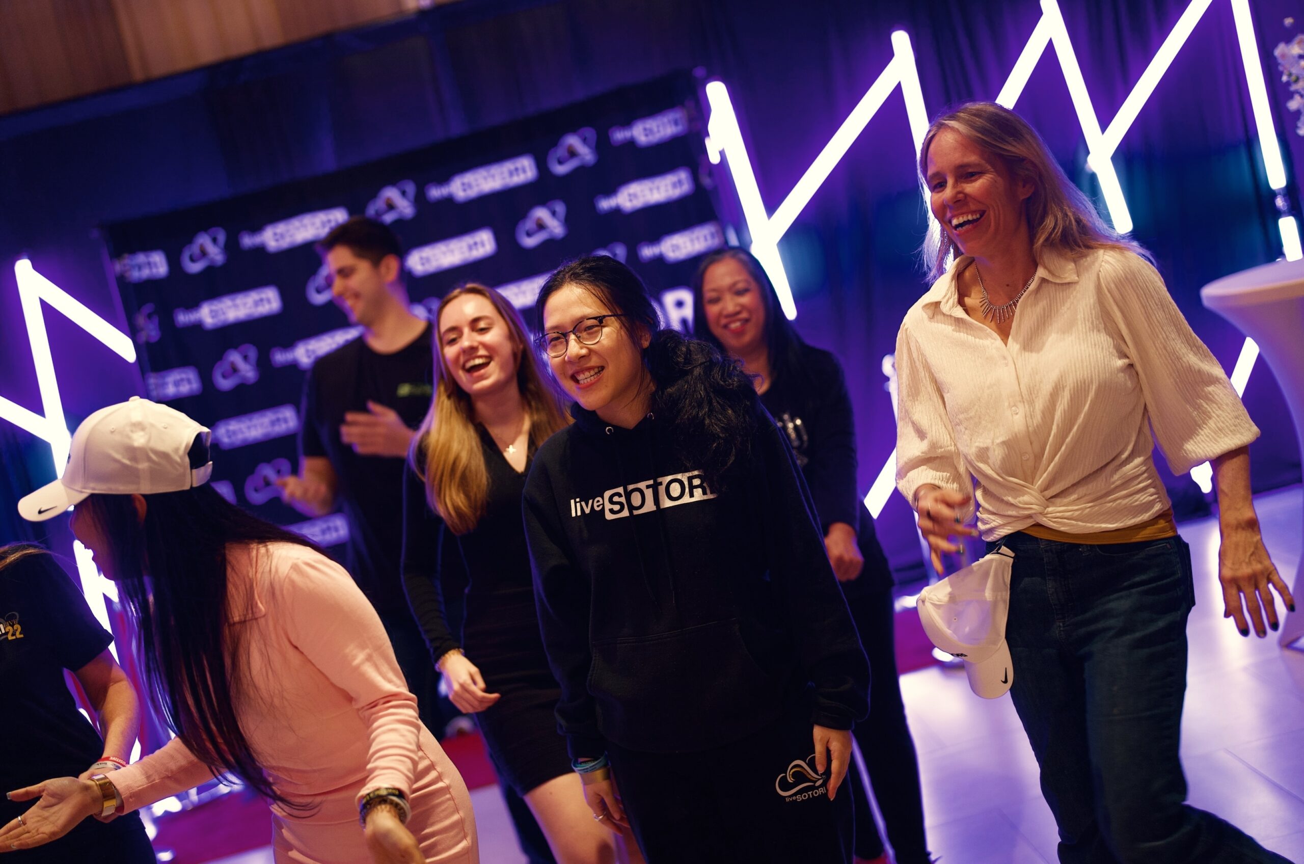 Holly He - a successful student from Livesotori